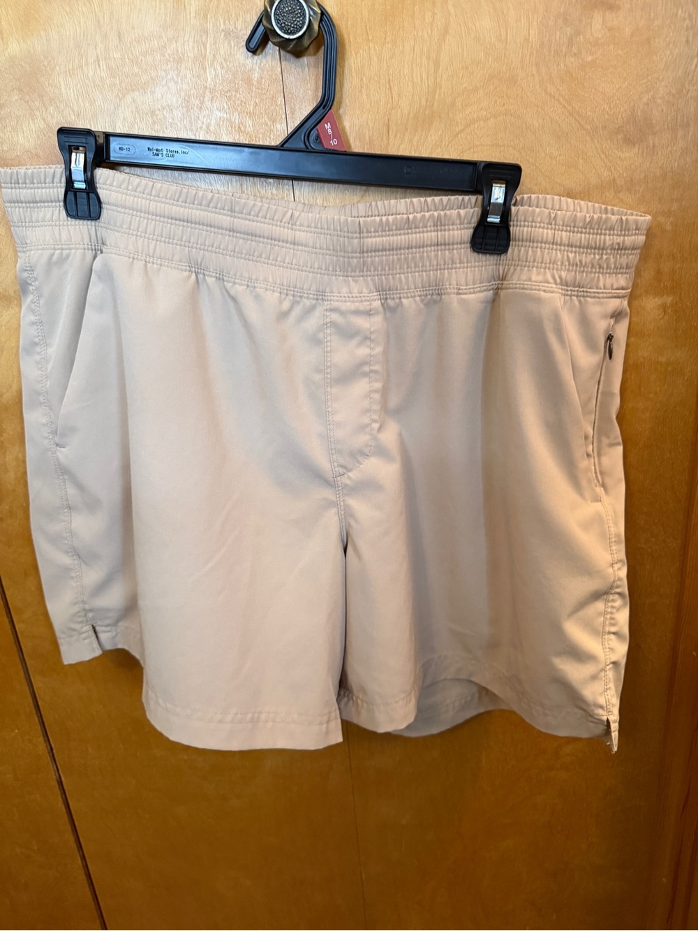 Old Navy Stretch Tech Active Shorts Beige size medium